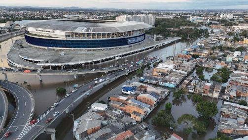 Enchente nos arredores da Arena do Grêmio, em Porto Alegre