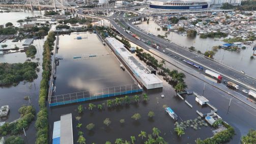 Centro de Treinamento do Grêmio, em Porto Alegre (RS), ficou coberto pela água