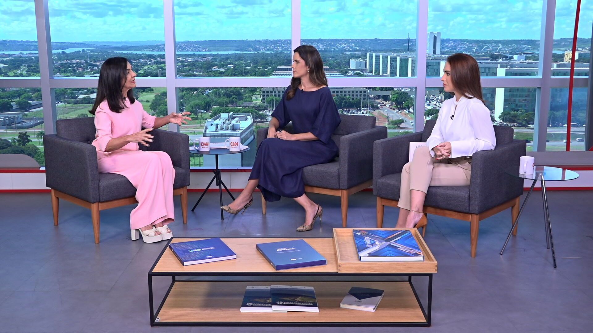A segunda-dama Lu Alckmin em entrevista a Débora Bergamasco e Tainá Falcão