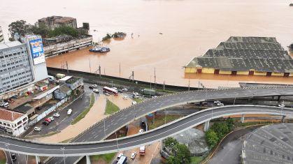 Cidade de Porto Alegre (RS) foi atingida pelo transbordamento do Guaíba