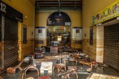 Comércio em Porto Alegre ficou destruído após enchente