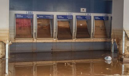 Agência bancária localizada na região central de Porto Alegre (RS)