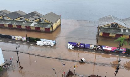 FORTES CHUVAS VOLTAM A CAUSAR NUNDAÇÕES EM PORTO ALEGRE