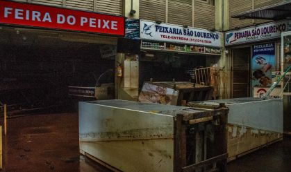 Água da enchente invadiu lojas do Mercado Público de Porto Alegre (RS)