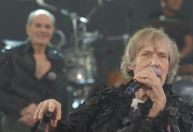 Com Parkinson, Eduardo Dussek homenageia Ney Matogrosso no