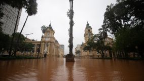 Porto Alegre (RS) é atingida pela maior enchente da história