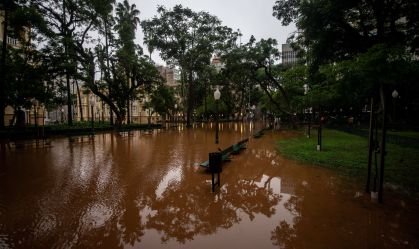Porto Alegre é afetada por enchente histórica; nível do Guaíba passa dos 5 metros
