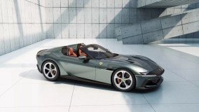 Nova Ferrari 12Cilindri chega em duas versões com motor V12