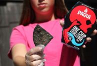 Menino de 14 anos morre de ataque cardíaco após desafio com salgadinho picante nos EUA