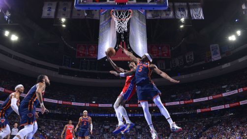 Philadelphia 76ers e New York Nicks duelam pelos playoffs da NBA