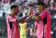 Messi dá cinco assistências e bate dois recordes em goleada do Inter Miami
