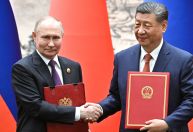 Xi afirma parceria "sem limites" com Putin em ligação sobre Ucrânia