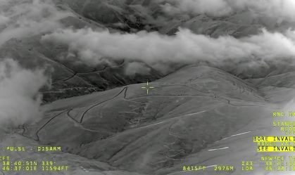 Equipes chegam ao local da fonte de calor e procuram por helicóptero que caiu com presidente do Irã