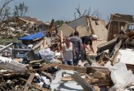 Tempestades e tornados deixam ao menos 18 mortos nos EUA