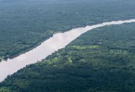 Venezuela expande presença militar na fronteira com Guiana, alerta relatório