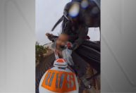 Chuvas no RS: imagem impressionante mostra bebê sendo resgatado de helicóptero em Lajeado; veja