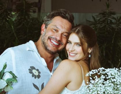 Isabella Santoni e Henrique Blecher anunciam casamento