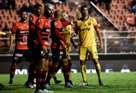 Jogador de clube paulista é ferido após invasão de organizada em CT