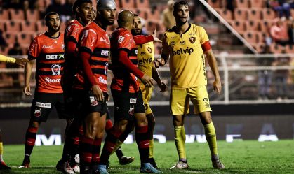 Lance de jogo entre Ituano e Sport