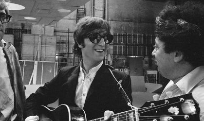 John Lennon em ensaio em agosto de 1965