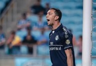 Jogadores pedem por paralisação do Brasileiro após tragédia no RS
