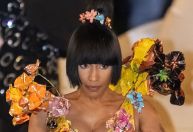 Nicki Minaj pede desculpas por adiar show após ser detida na Holanda