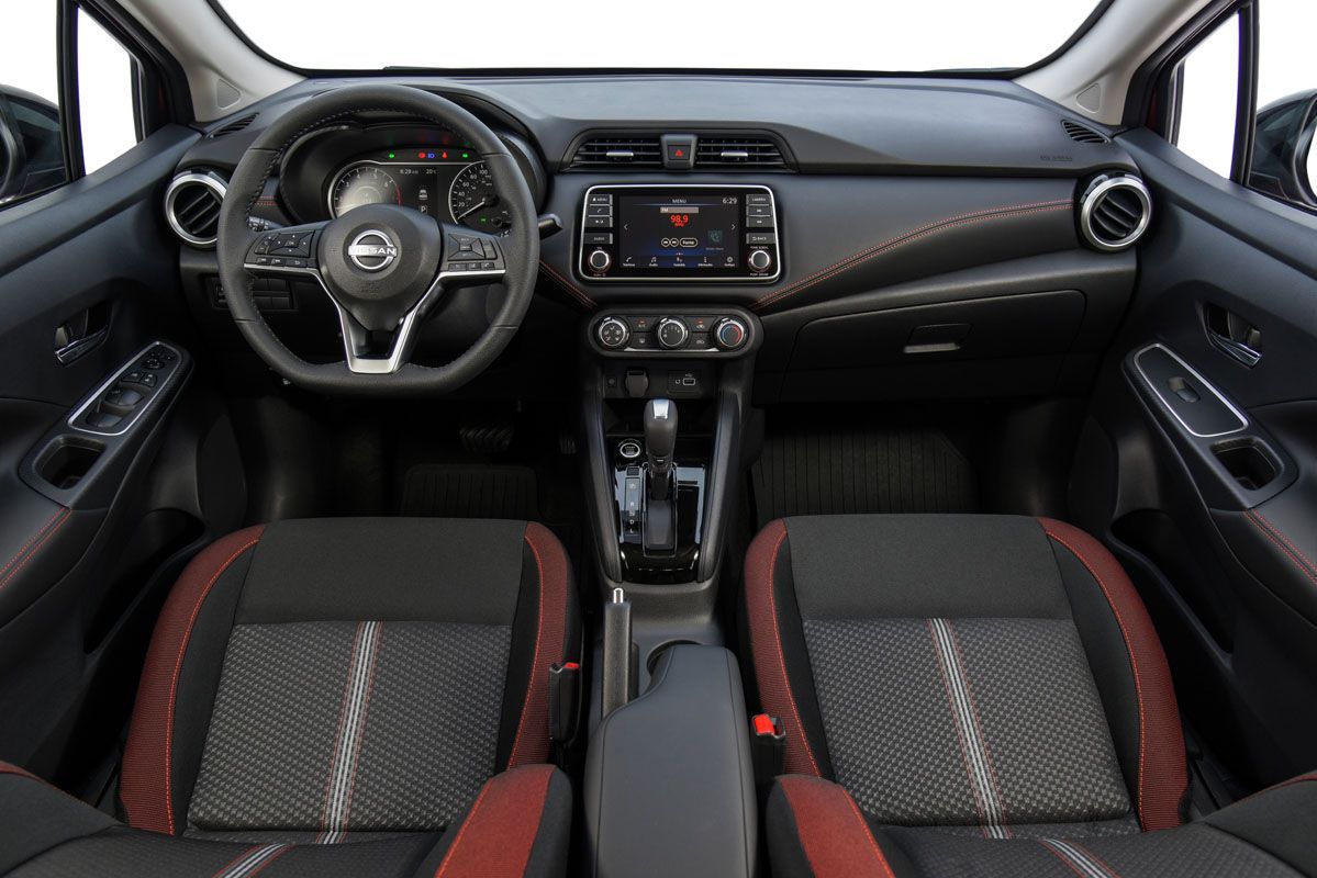 Nissan Versa SR 2025 / Divulgação