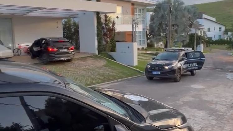 Operação da Polícia Civil de Minas Gerais contra suspeito de participar de rinhas de galo