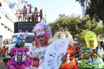 Drag queens na 23ª Parada do Orgulho LGBT+ de São Paulo, na avenida Paulista, centro da cidade