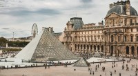 Roubo de joias no Louvre: Falhamos, diz ministro da Justiça da França