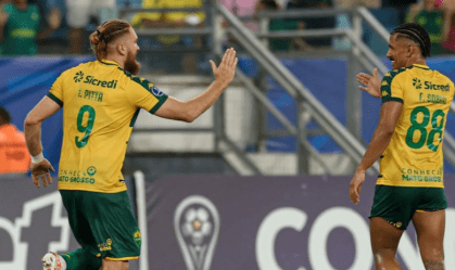 Pitta e Sobral em jogo da Sul-Americana