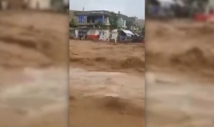 Enchentes no Afeganistão matam ao menos 300 pessoas
