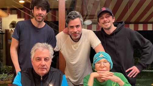 Roberto de Carvalho, Rita Lee e os três filhos do casal em novembro de 2022