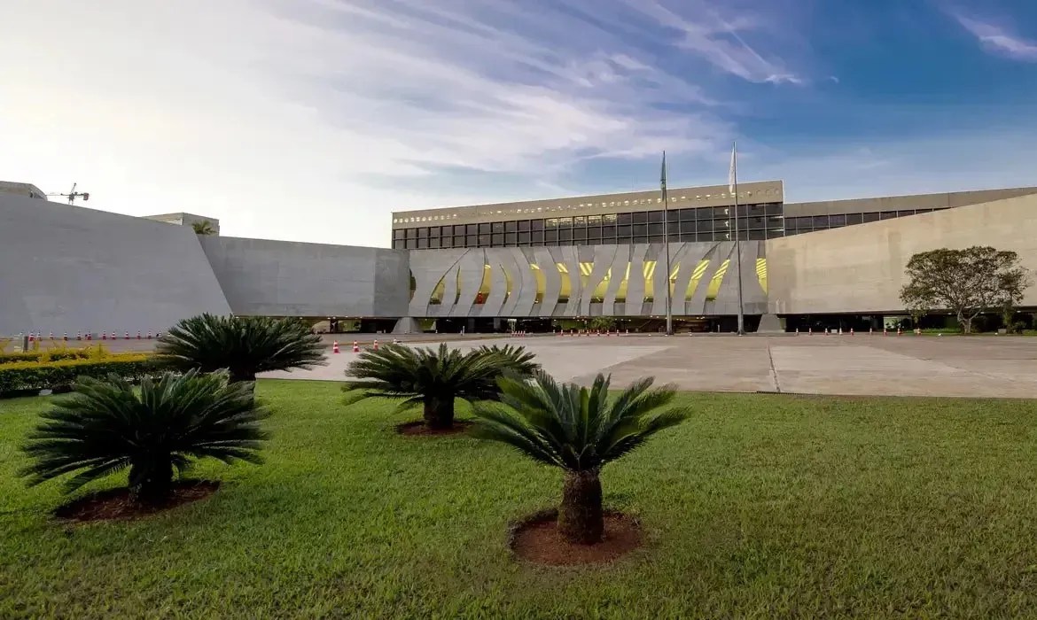 Stj lança inteligência artificial para ajudar a acelerar processos | cnn brasil
