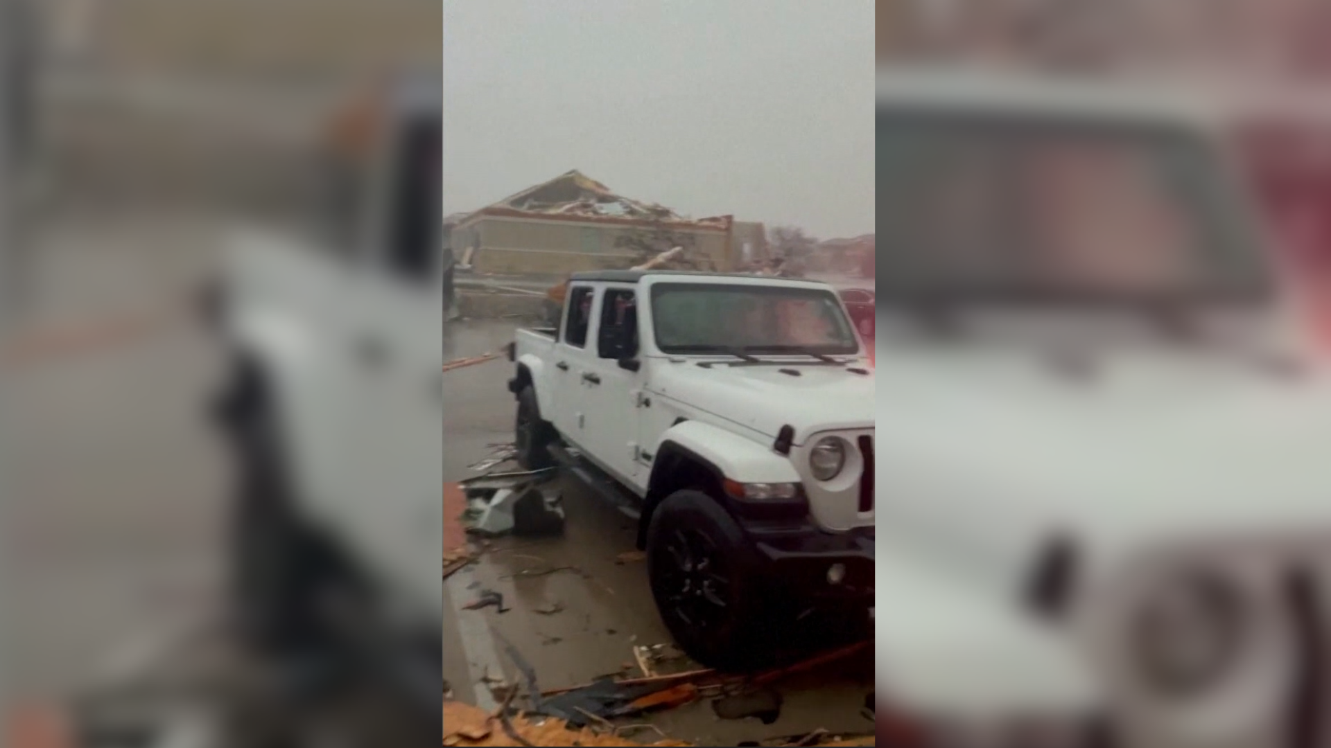 Tornado atinge a cidade Temple, no Texas, EUA