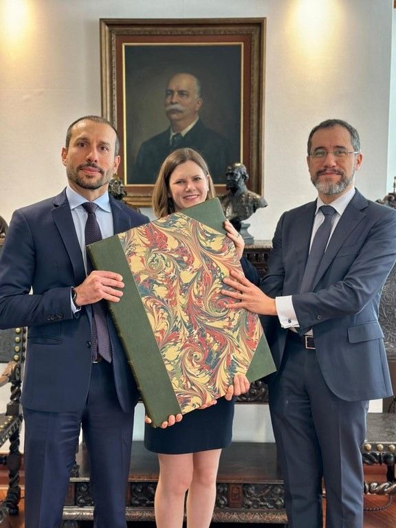 Livro foi recuperado em Londres após ser roubado em Belém, no Pará / Polícia Federal