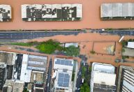 Após atingir maior cheia da história de Porto Alegre, nível do Guaíba se aproxima de 5 metros