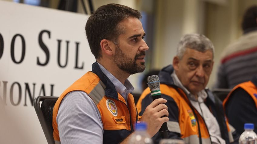 Eduardo Leite durante coletiva no Rio Grande do Sul sobre as chuvas / Divulgação