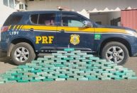 Mais de 100 kg de cocaína são apreendidos em teto falso de caminhão em MG