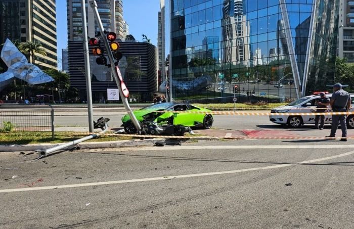 Imagem de destaque do post: Assaltante que roubou Rolex de motorista de Lamborghini devolve relógio