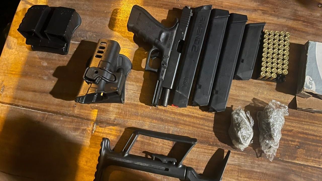 Armas apreendidas durante a operação policial / Divulgação
