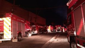 Cerca de 19 viaturas foram enviadas para o combate às chamas