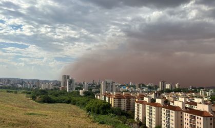 Imagem de destaque do post: Nuvem de poeira invade cidade no interior paulista; veja imagens