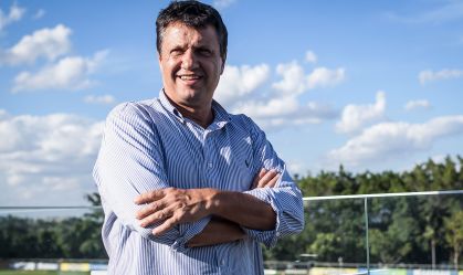 Adilson Batista estuda deixar o Cruzeiro após saídas nas categorias de base