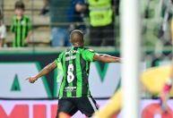 América-MG vence Santos com gol polêmico e cola na liderança da Série B