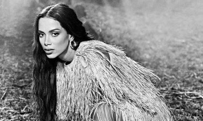 Anitta desabafa após lançamento de clipe: "Racismo religioso"