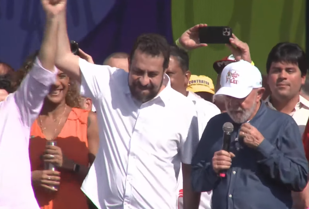 Lula e Boulos no ato de 1º de maio em São Paulo