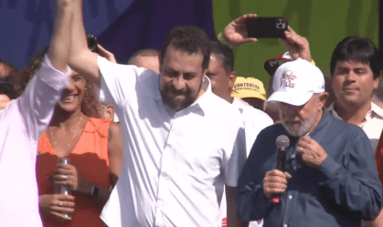 Lula e Boulos no ato de 1º de maio em São Paulo