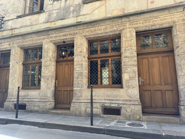 Casa mais antiga de Paris, Auberge Nicolas Flamel chamou a atenção de Jorge Ben na década de 1970