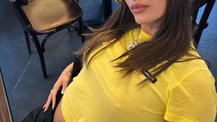 Hailey Bieber usa baby tee / Reprodução/Hailey Bieber/Instagram